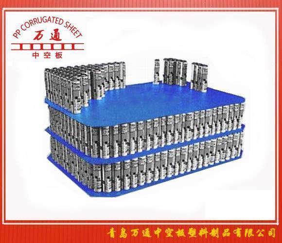 <strong>啤酒、飲料托盤(pán)包裝用塑料中空板墊板</strong>
